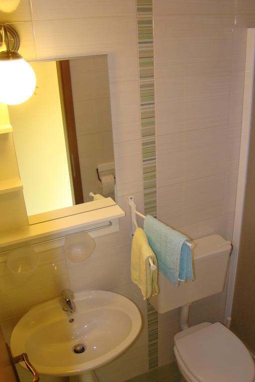 Apartments Renata - Brseč Kamer foto
